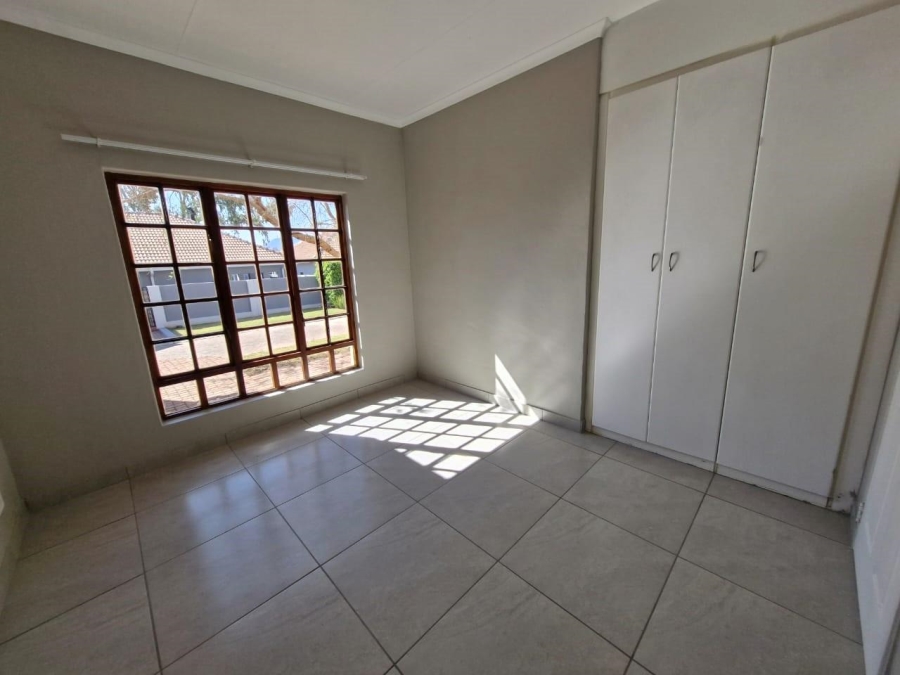 To Let 3 Bedroom Property for Rent in Meerhof North West